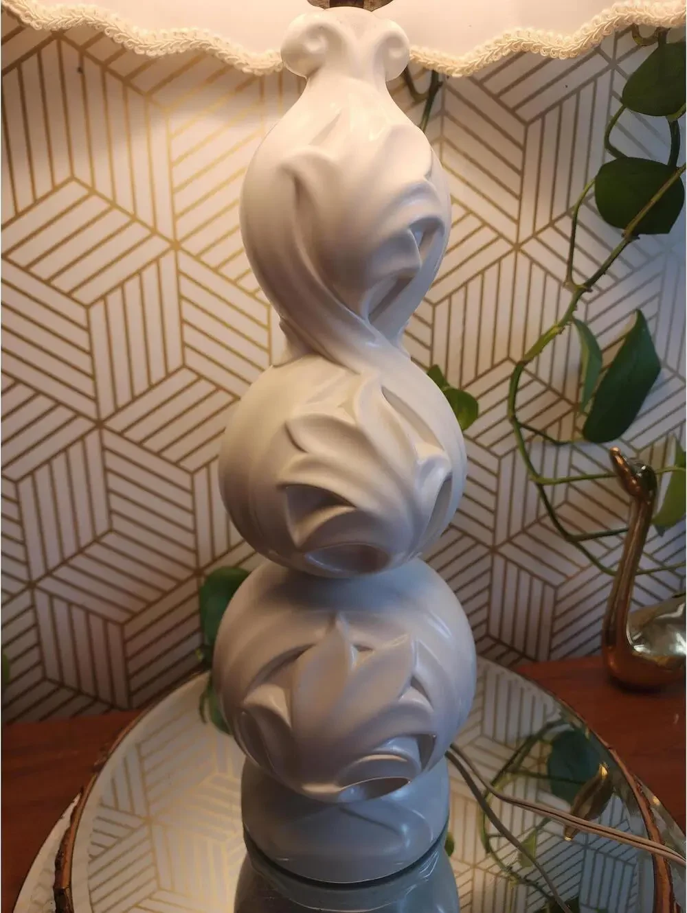 Vintage Midcentury Ivory Ceramic Holland Mold Lamp